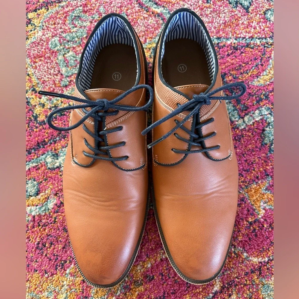 Men’s brown/navy lace up oxford dress shoes, white soles, navy laces, size 11